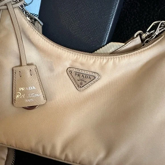 Prada Re-edition shoulder bag - Picture 3 of 17